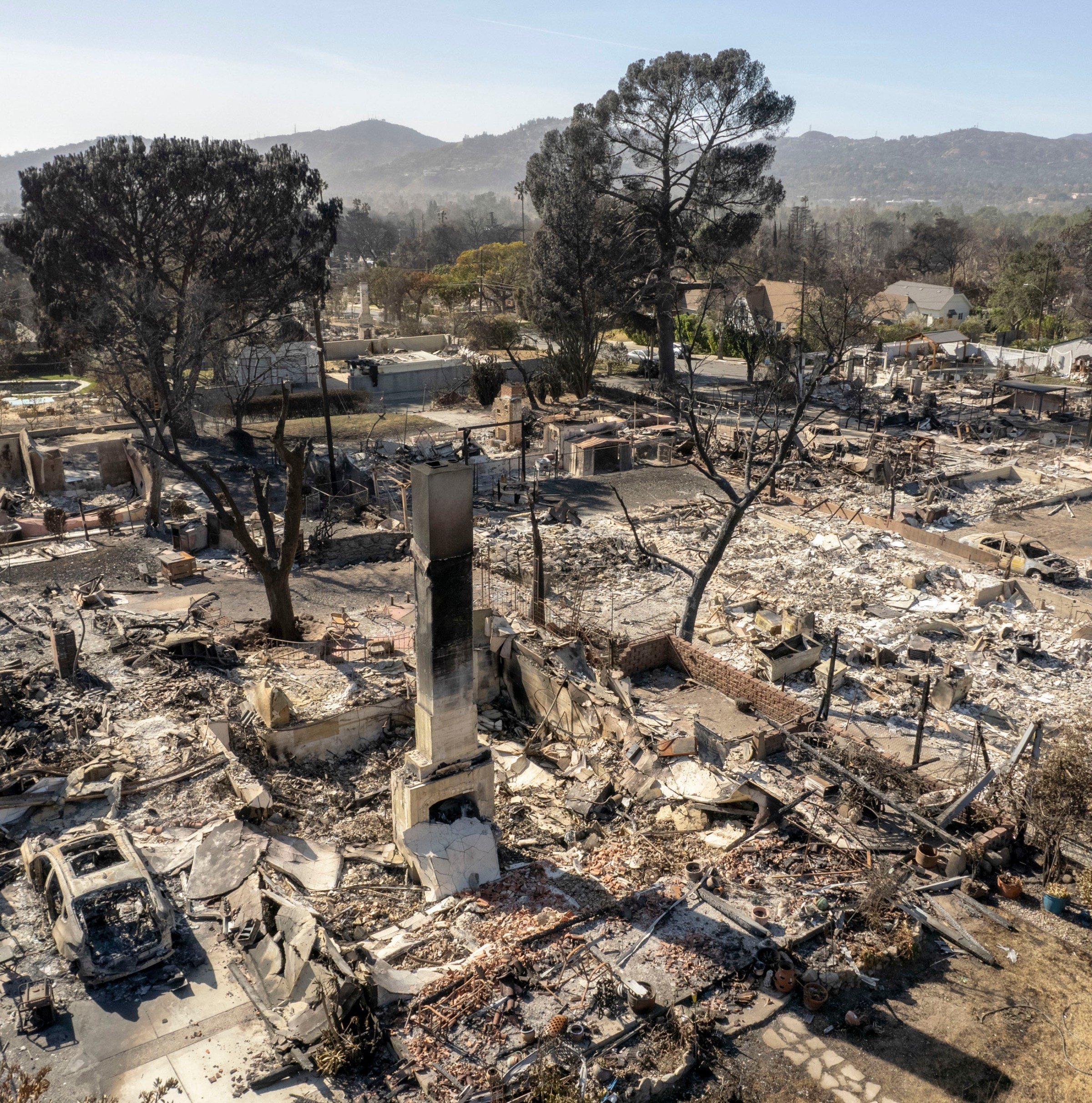 What makes a neighborhood resilient to fires?